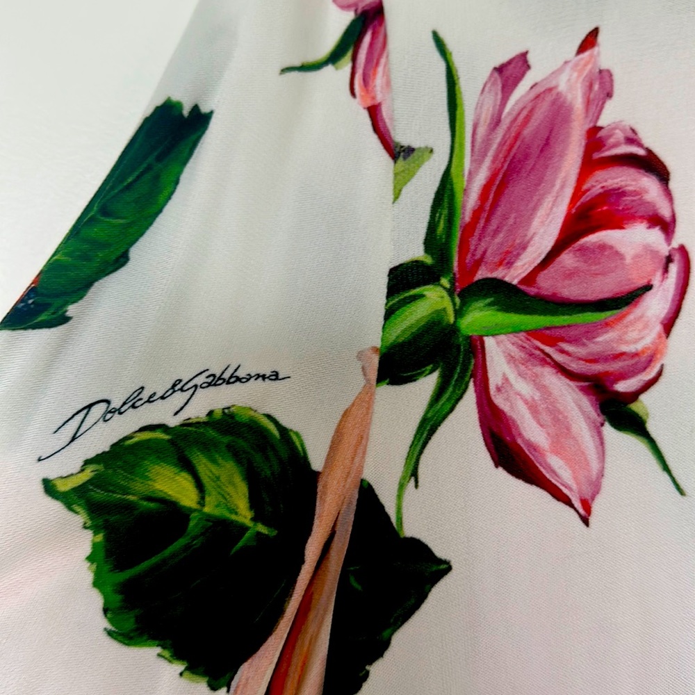 Dolce & Gabbana Rose Floral Dress Size 38 New with tags attached